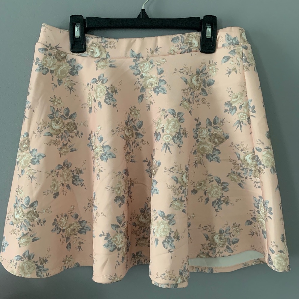 Forever 21 Floral Skater Skirt Size M
